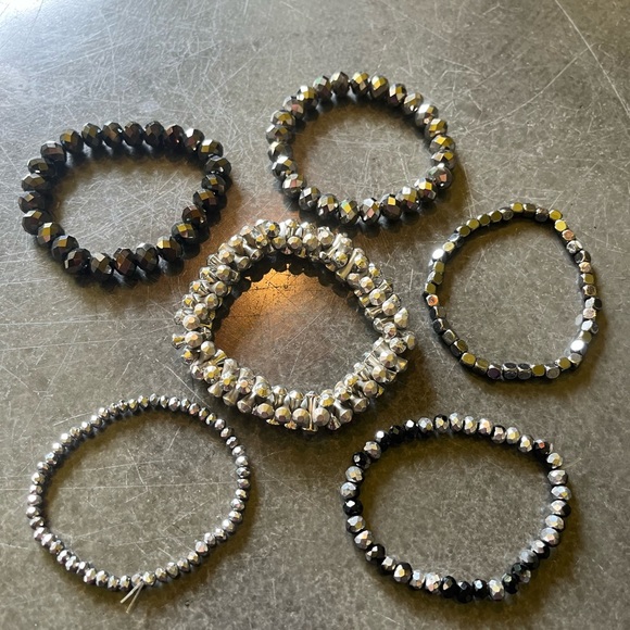 Jewelry - Bundle of 6 beaded unique bracelets metallic